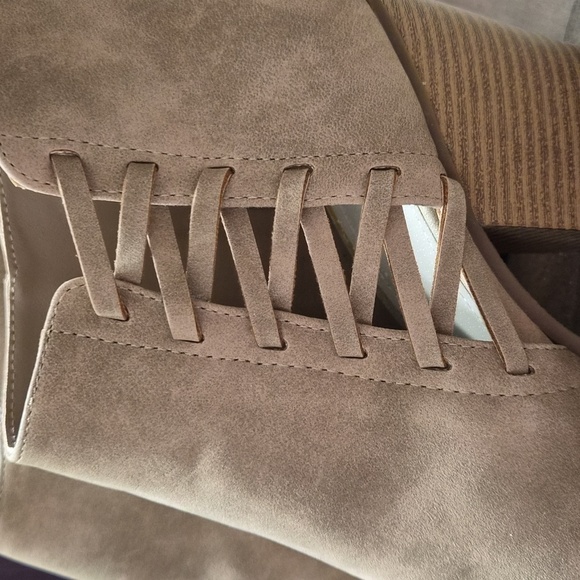 JUST FAB Taupe Suede, Side Lace Boot With Tassle Back. Size 9. Worn Once. - Picture 3 of 8